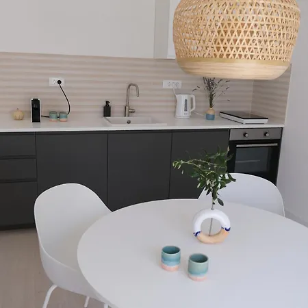 Апартаменти Feelathome Hvar *